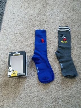 GORGEOUS NEW IN BOX Pair Of Disney Socks